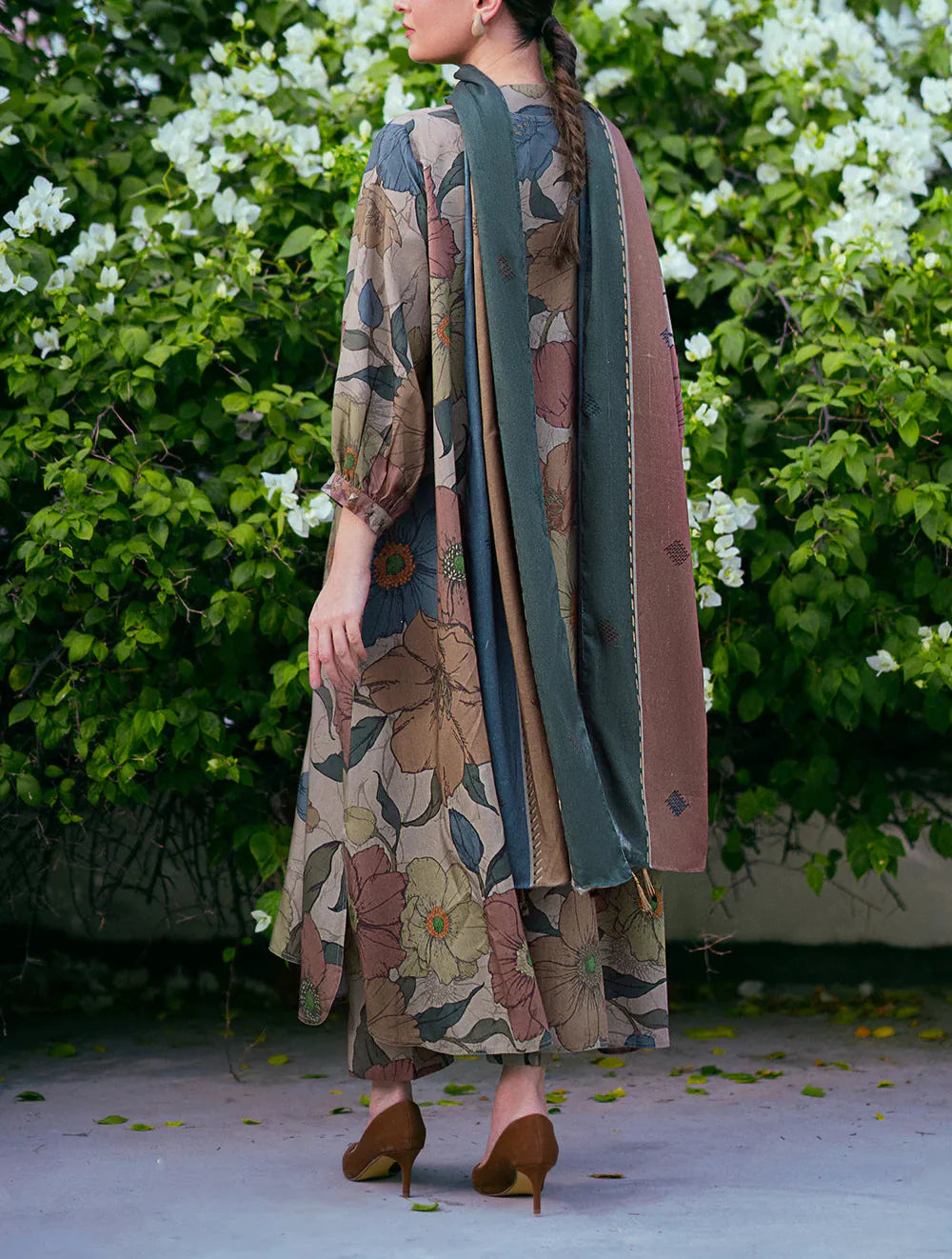 Grace W603-Printed 3pc karandi Dress With Printed karandi Shawl.