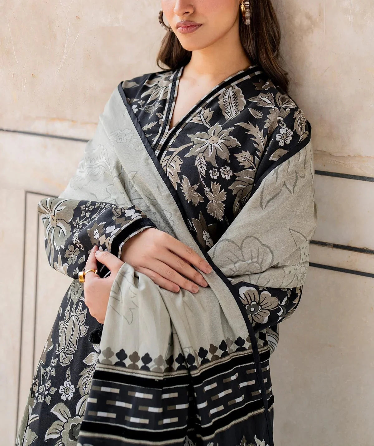 Grace W582-Printed 3pc karandi Dress With Printed karandi Shawl.