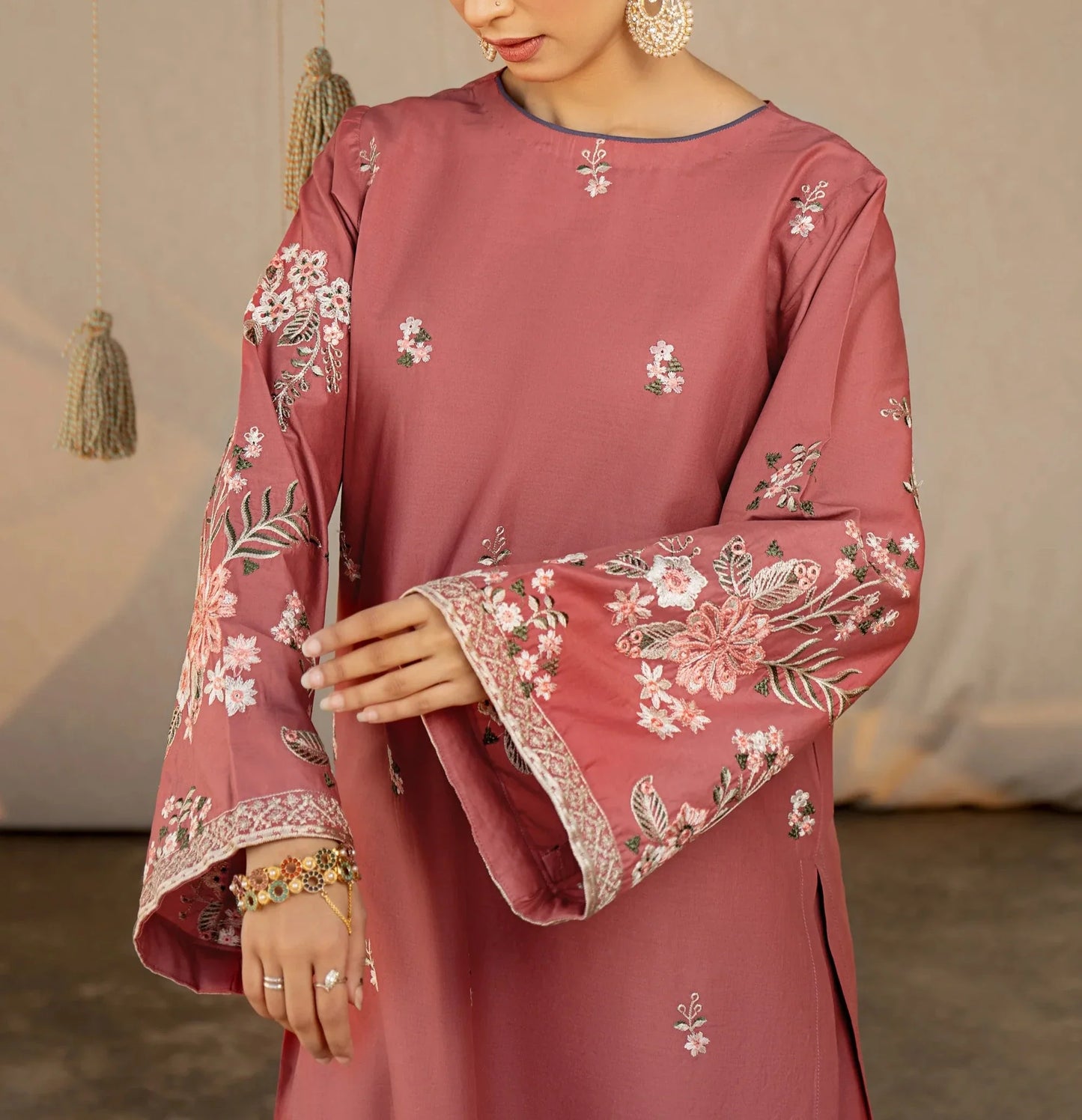 Grace S800-Embroidered 2pc lawn dress.